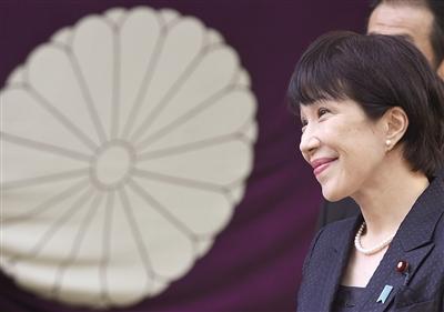 日本《周刊文春》连续三周爆料，首相高市早苗深陷“抹黑门”，其阵营被指借AI制作恶