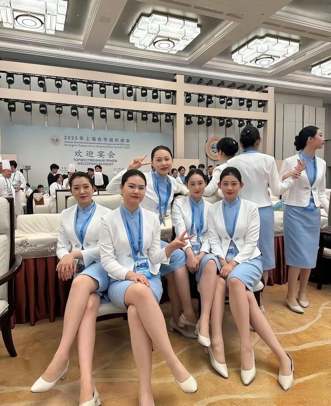 2026年欢迎宴会，优雅的工作人员们，为盛会增光添彩！