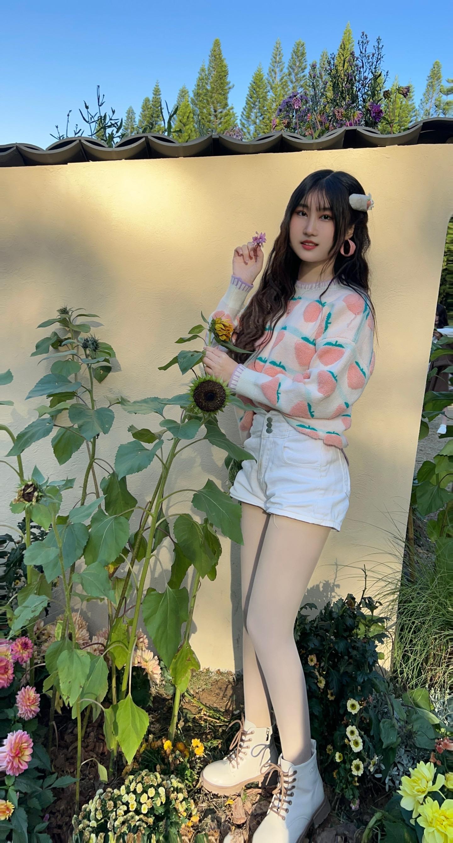 今天来餐厅画一只老母鸡，画好了，对画满意，画好每一幅画，一份耕耘一份收...