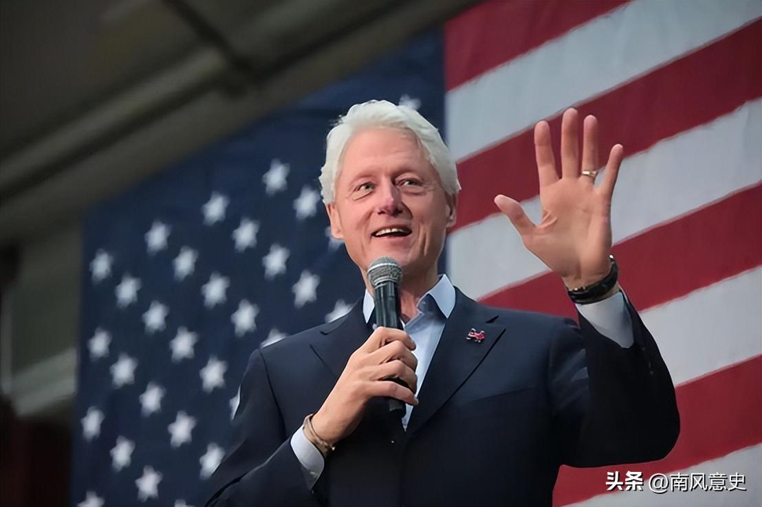 现在看来，克林顿是真的狠！知道克林顿那8年干了什么吗？把美国从2900亿美元的赤