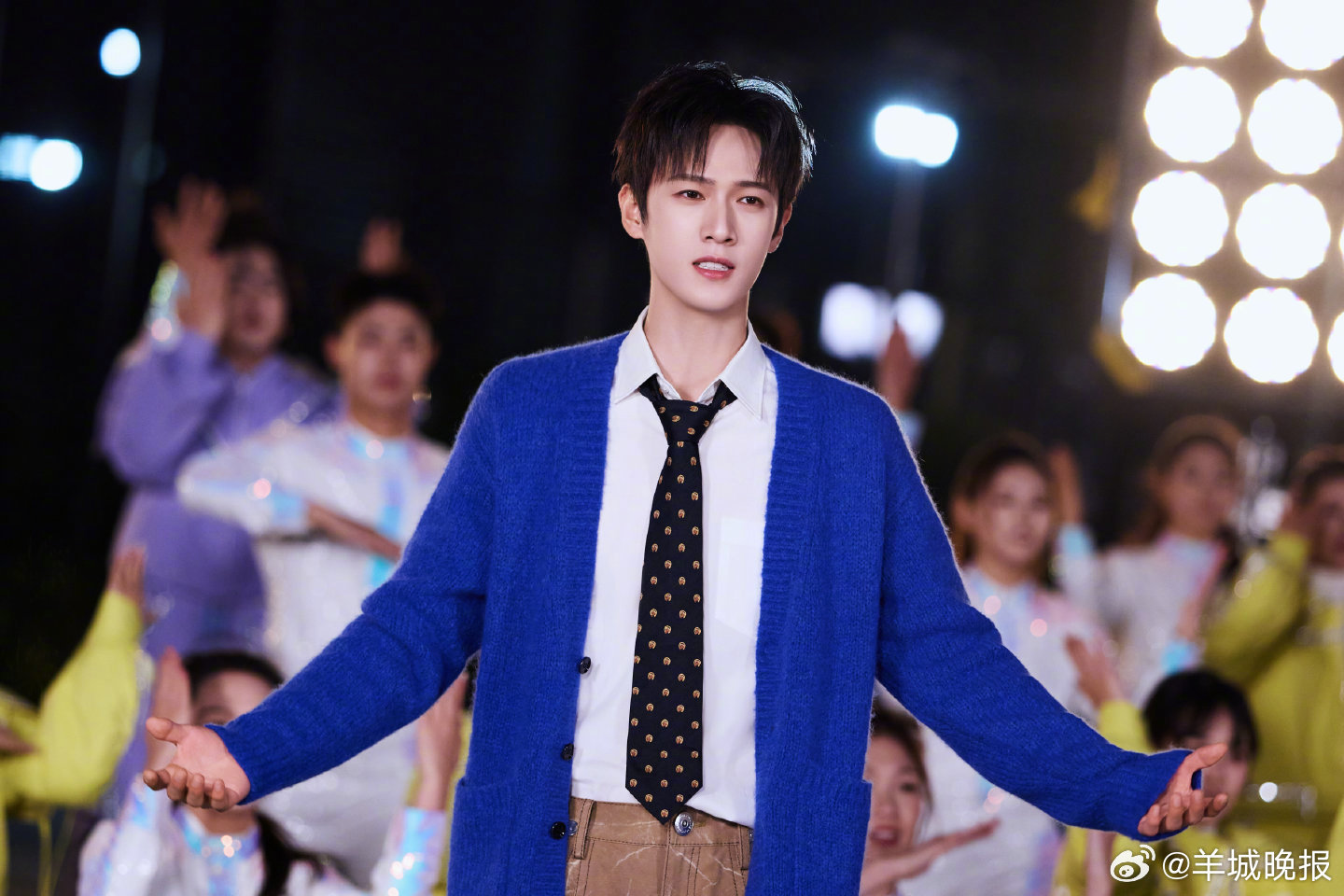 【跨年晚会舞台神图，速览！】2026即将到来，各家卫视跨年舞台神图频出。哪位男明