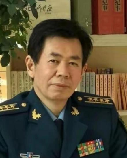 最大的台独分子，再也藏不住尾巴，终于露出来了肮脏的脑袋！
其实岛内最大的“台独”