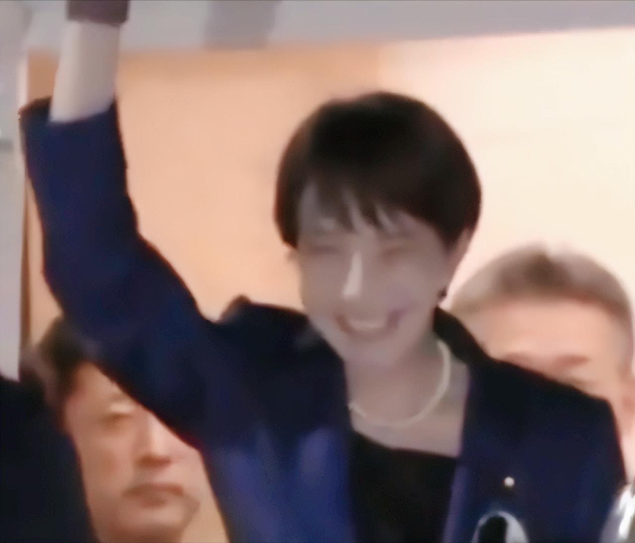 看来日本这次是要砸下血本了，当地时间3月18日晚，高市早苗从东京羽田机场启程，开