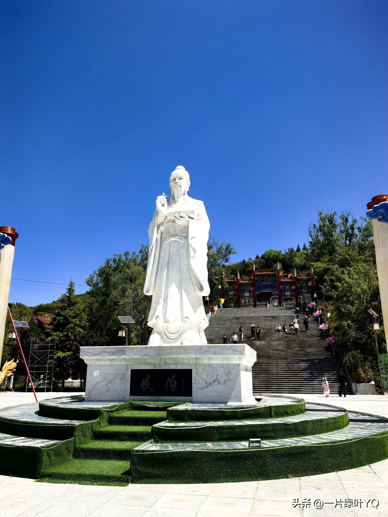 岐伯像前，静听《内经》回响。