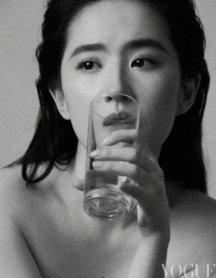 VOGUE金九🍉刘亦菲 ​​​