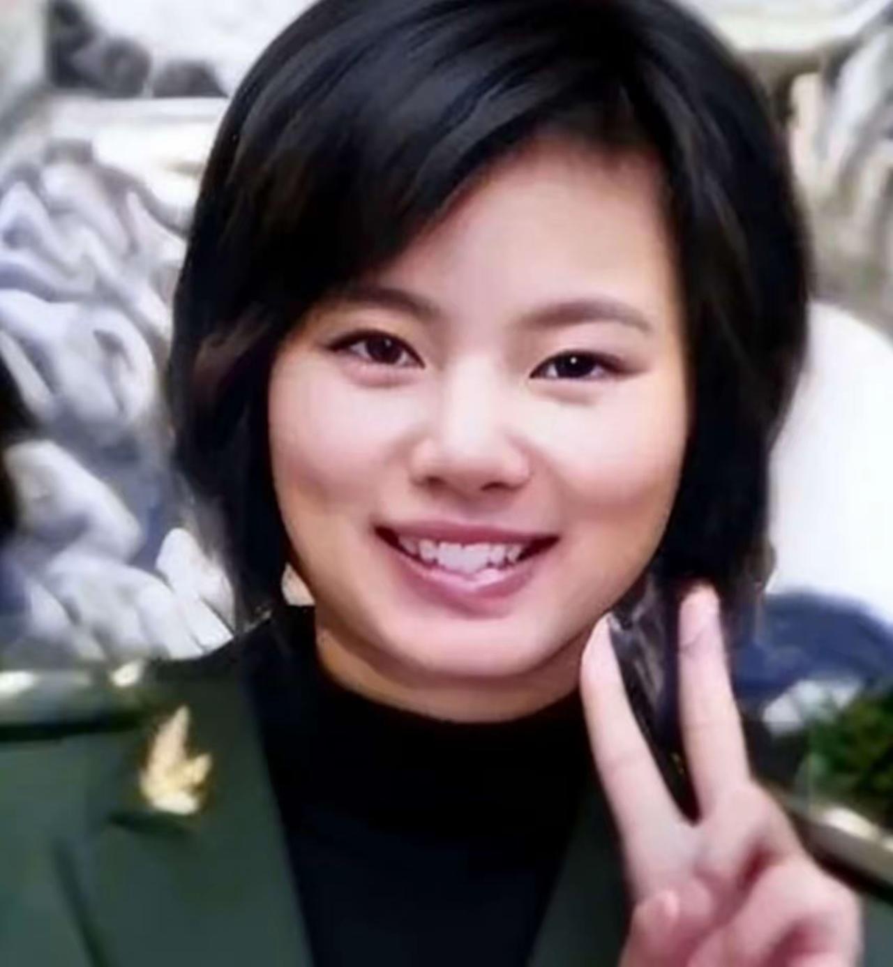 朱玲，女，汉族，1982年10月出生于湖南省衡阳市常宁市，2000年12月入伍，