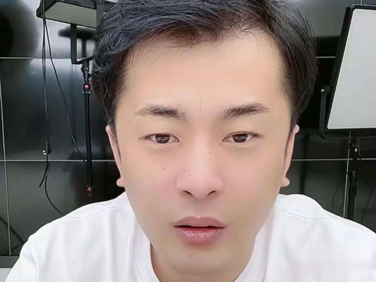 老葛带货踏云比隔壁便宜 直言某人垄断自己

太原老葛带货踏云保暖内衣与辛巴吾双保