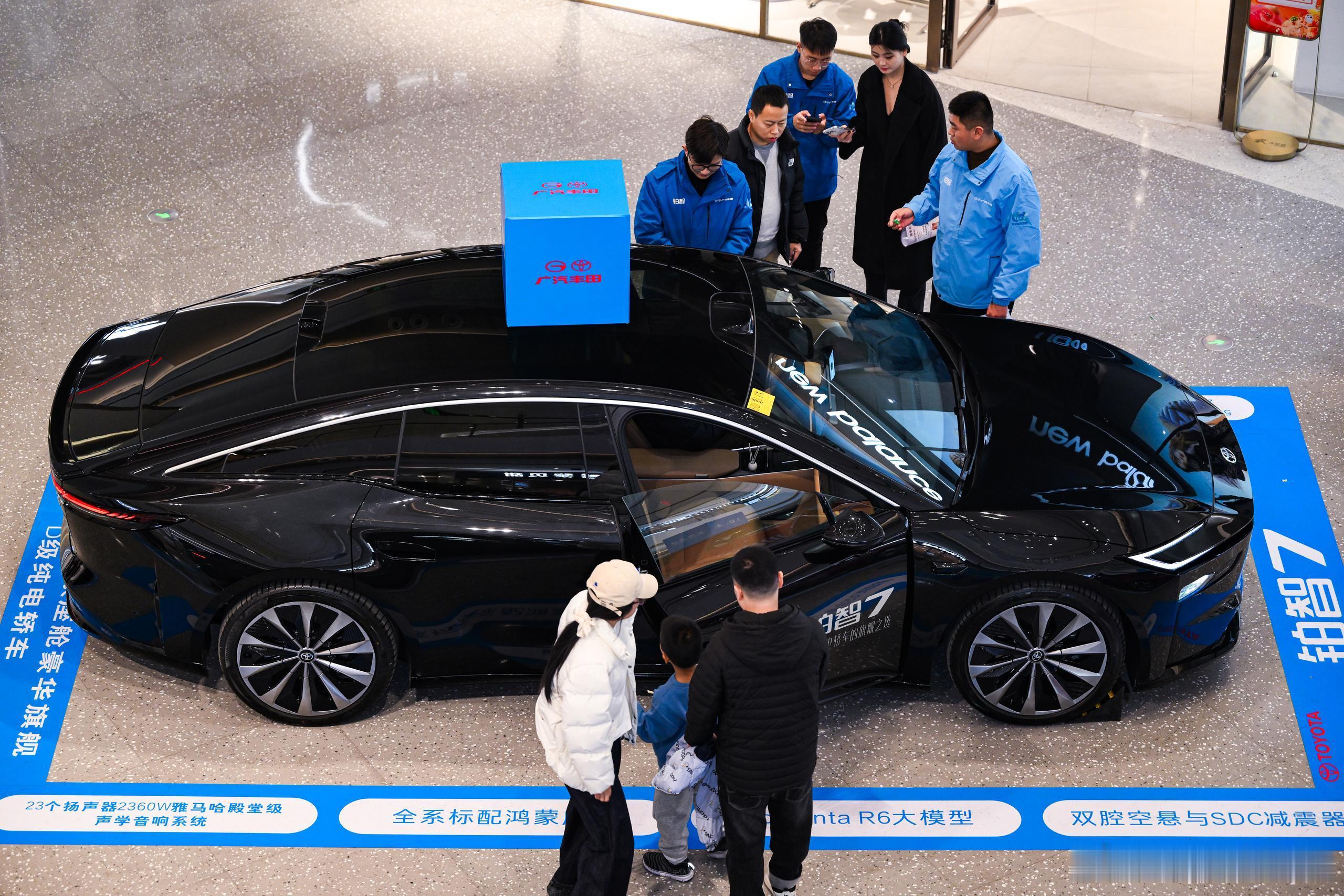 铂智7首批展车提前品鉴明年购置税补贴退坡电车怎么买铂智7已经开始到店开始客户体验