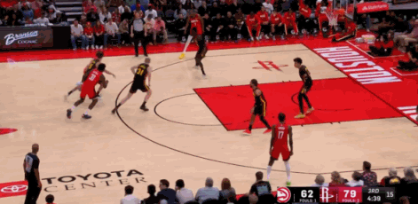 杜兰特师徒发威，伊森破心魔进三分，并以隔扣解千愁，火箭大胜老鹰，终结对手十一连胜