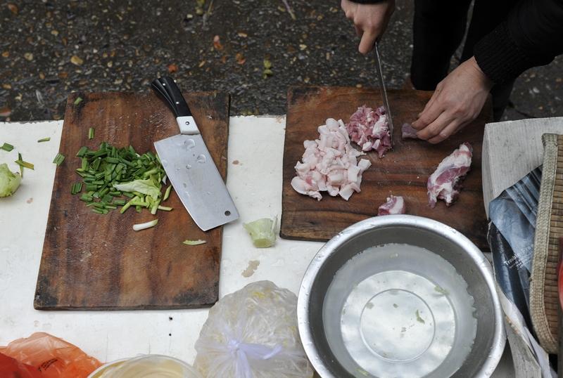 中年夫妻的浪漫，往往不是鲜花与礼物，而是藏在每天“我看见你了”的小瞬间。

朋友