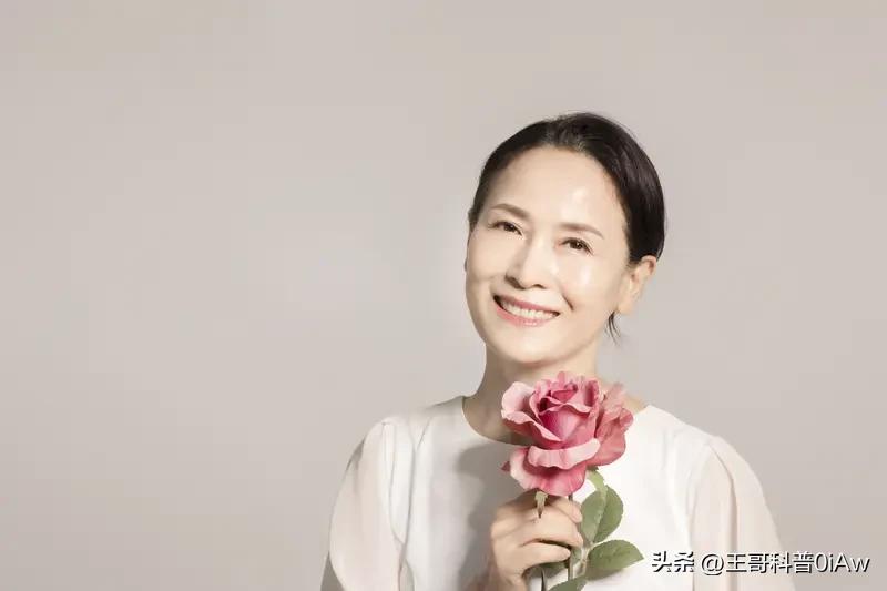 女人50岁,会是什么样的状态呢? 50岁的女人，状态差异还挺大。有些女人被家务、