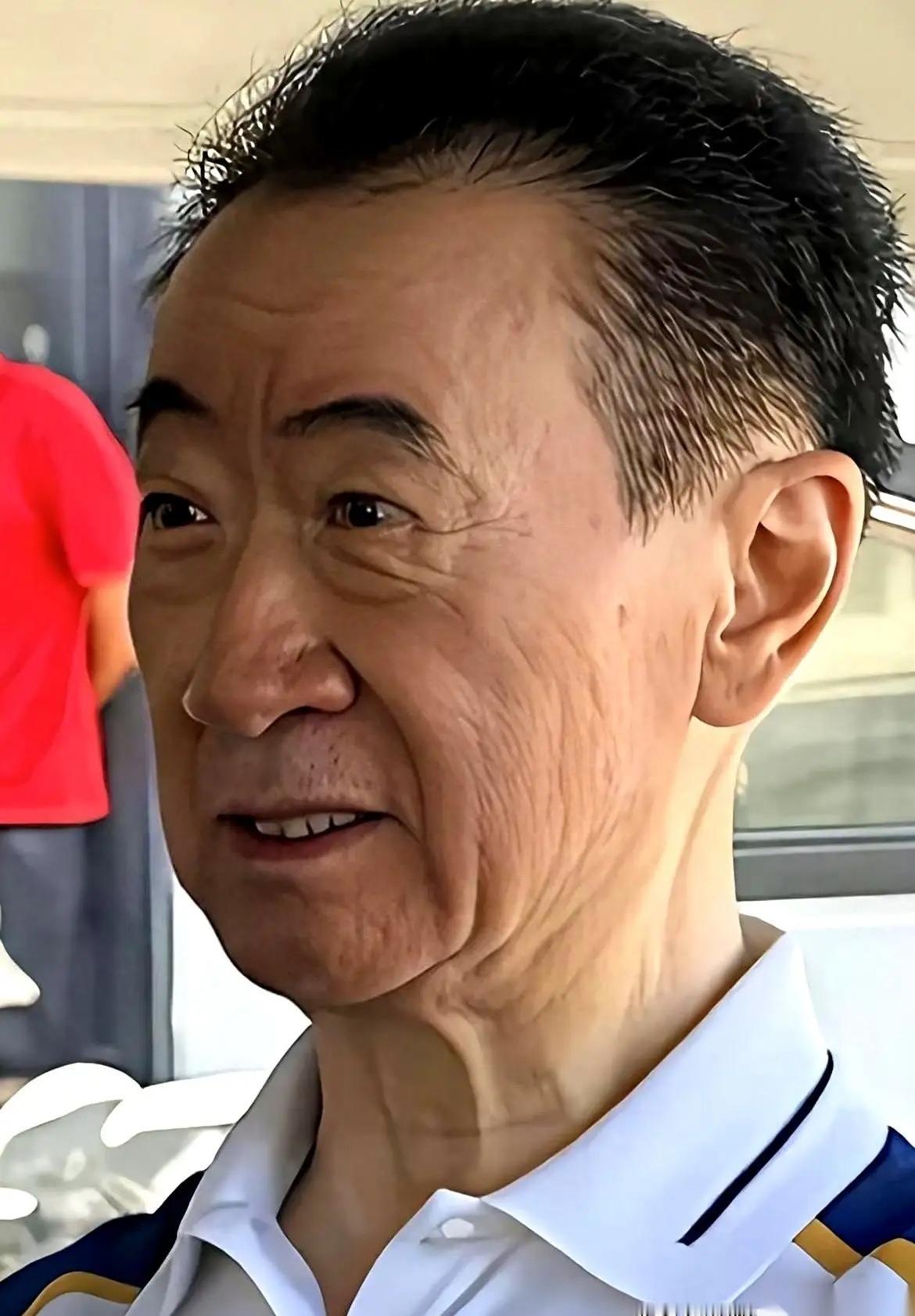 王健林瘦脱相了。听说他有糖尿病。这个破病真没有办法了吗？头两年，把他那万达哐哐卖