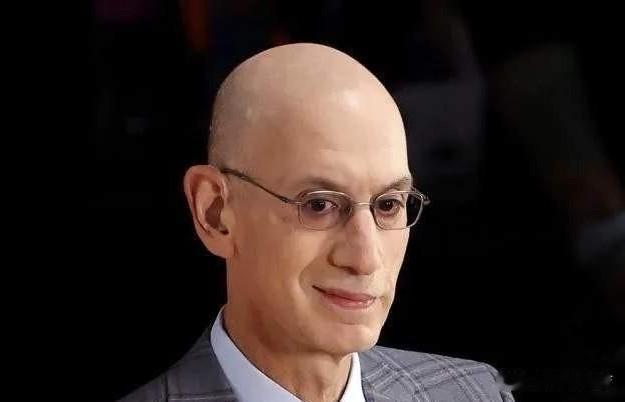 真不是我替哈登说话，肖华这种赛程安排，就是想让老将谢幕，让年轻球员上位！
相信老