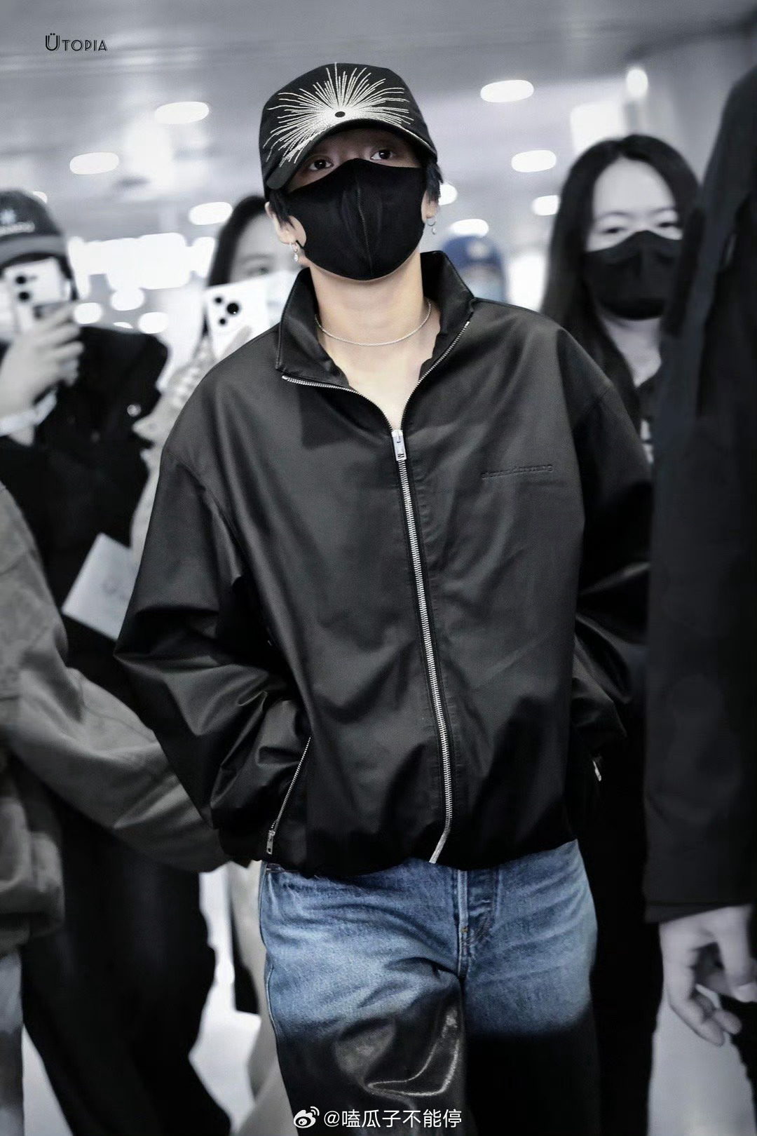 刘雨昕今日机场路透🈶出发录制综艺的美女好酷