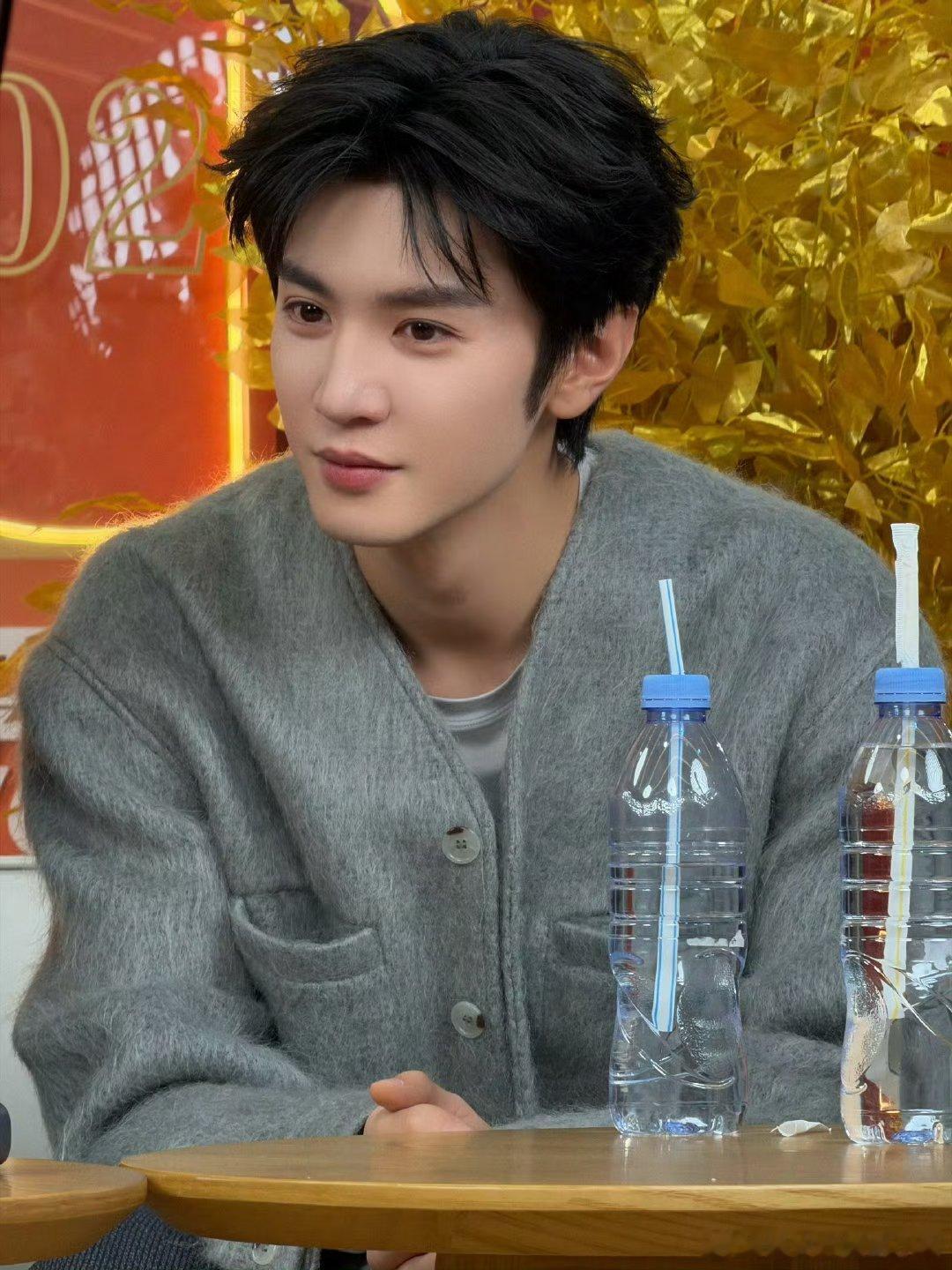 陈哲远、张婧仪今晚直播活动状态 