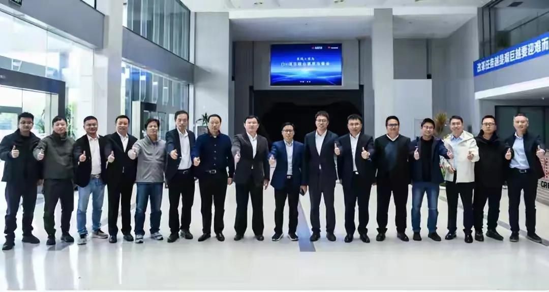 近日东风汽车官方发布信息，东风携手华为打造的DH系列中高端智能化车型，面向社会各