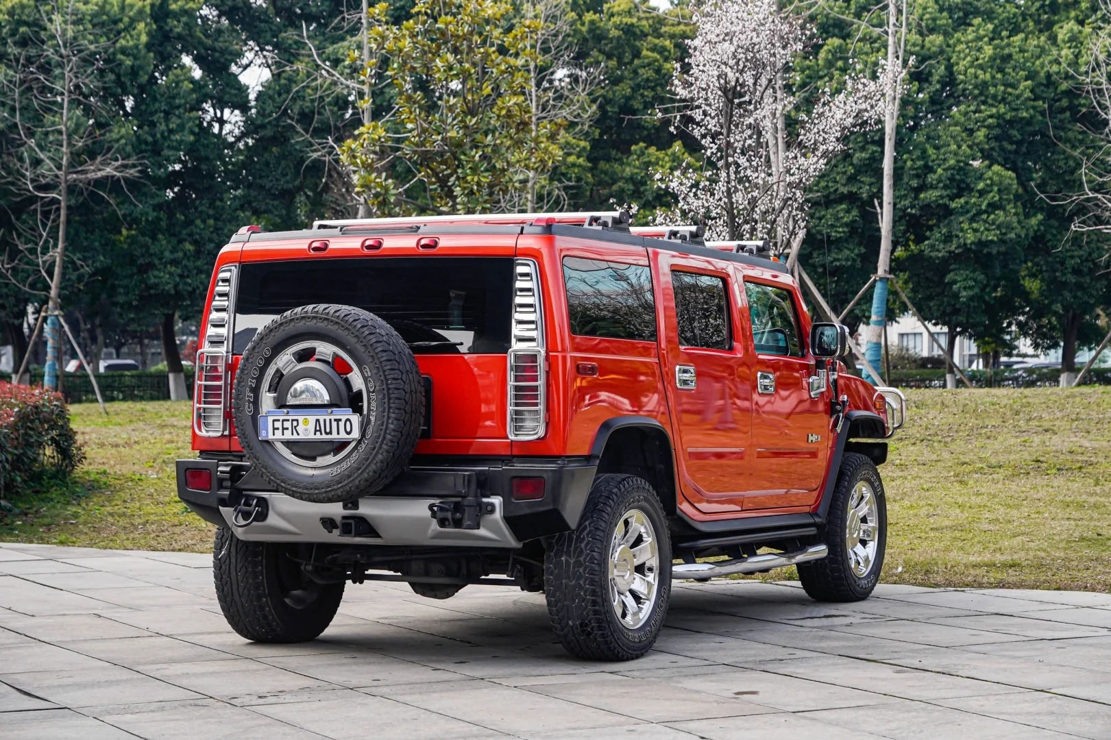 好车分享 HUMMER H2，20寸轮毂，说明是最末期09年产的，最强的H2。 