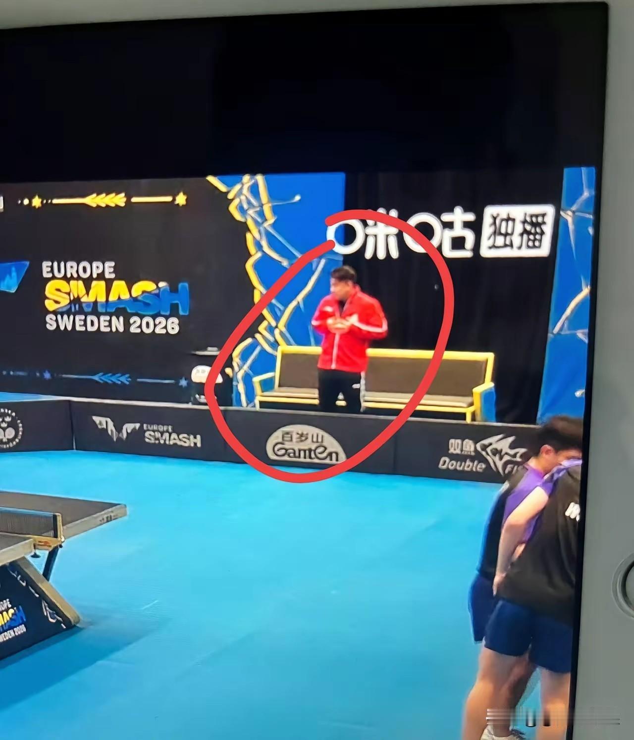 国乒男队打球，王皓指导现在都双手捂心脏了！
不容易，估计后槽牙都咬碎了！
温瑞博
