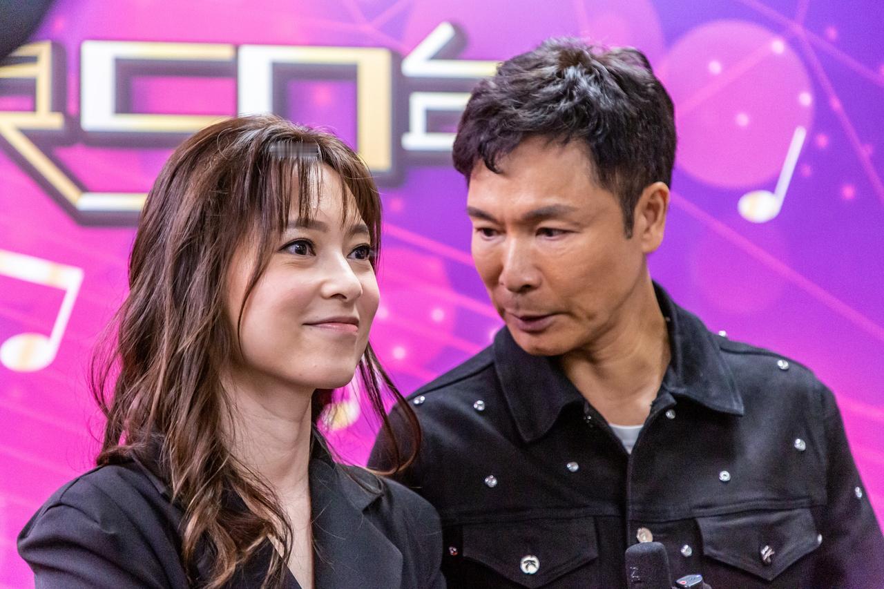 突发！香港著名男星郭晋安与欧倩怡宣布离婚，两人于1999年开始谈恋爱，在2006