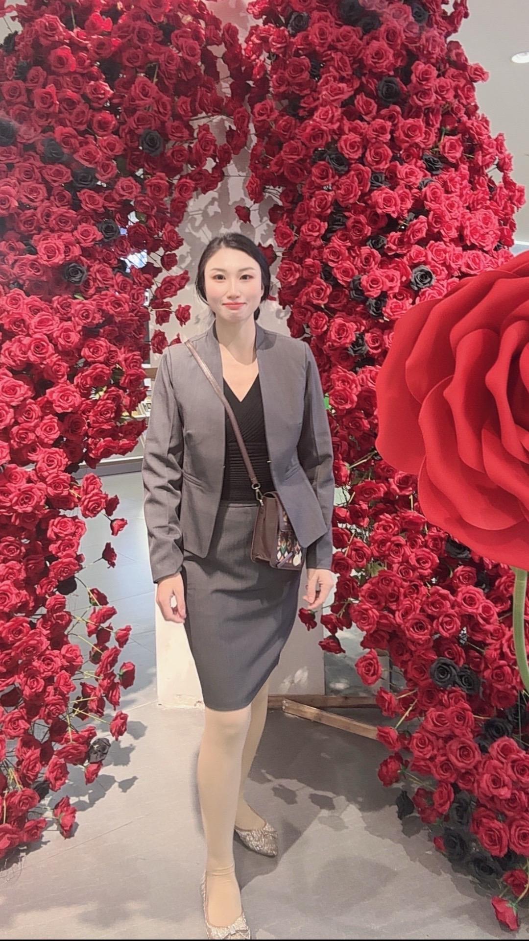 未来的老公呀，我不要轰轰烈烈的浪漫，只求你能多包容我的小脾气，把我的小情绪放在心