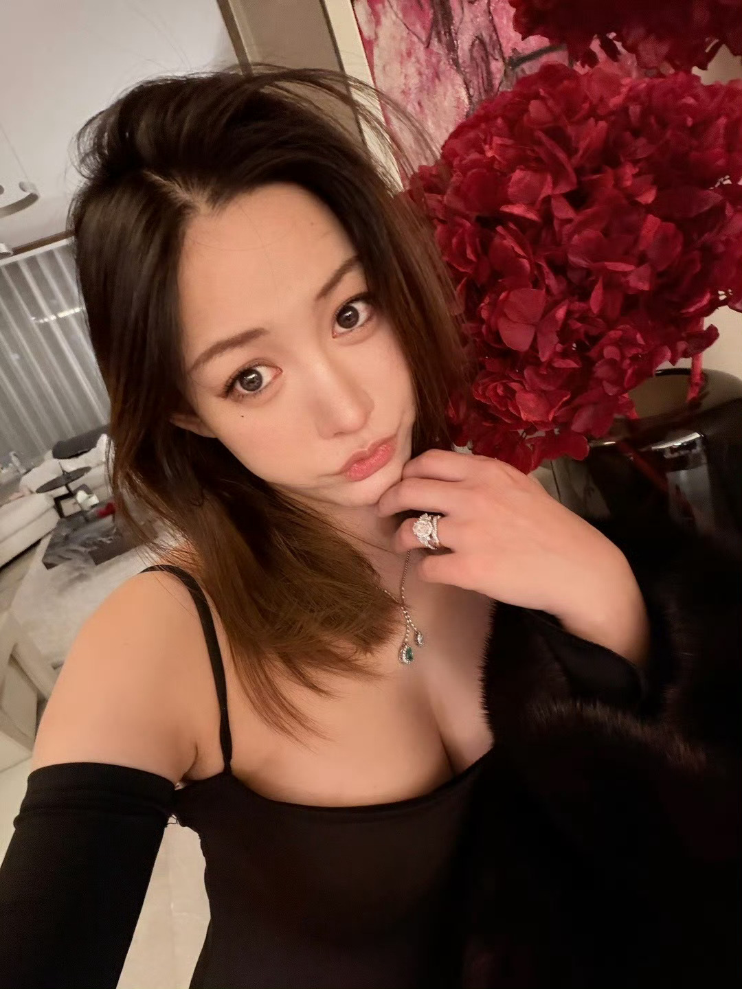 第一次没回老家 一起在成都过新年的Asen和老婆毛利蓝Asen