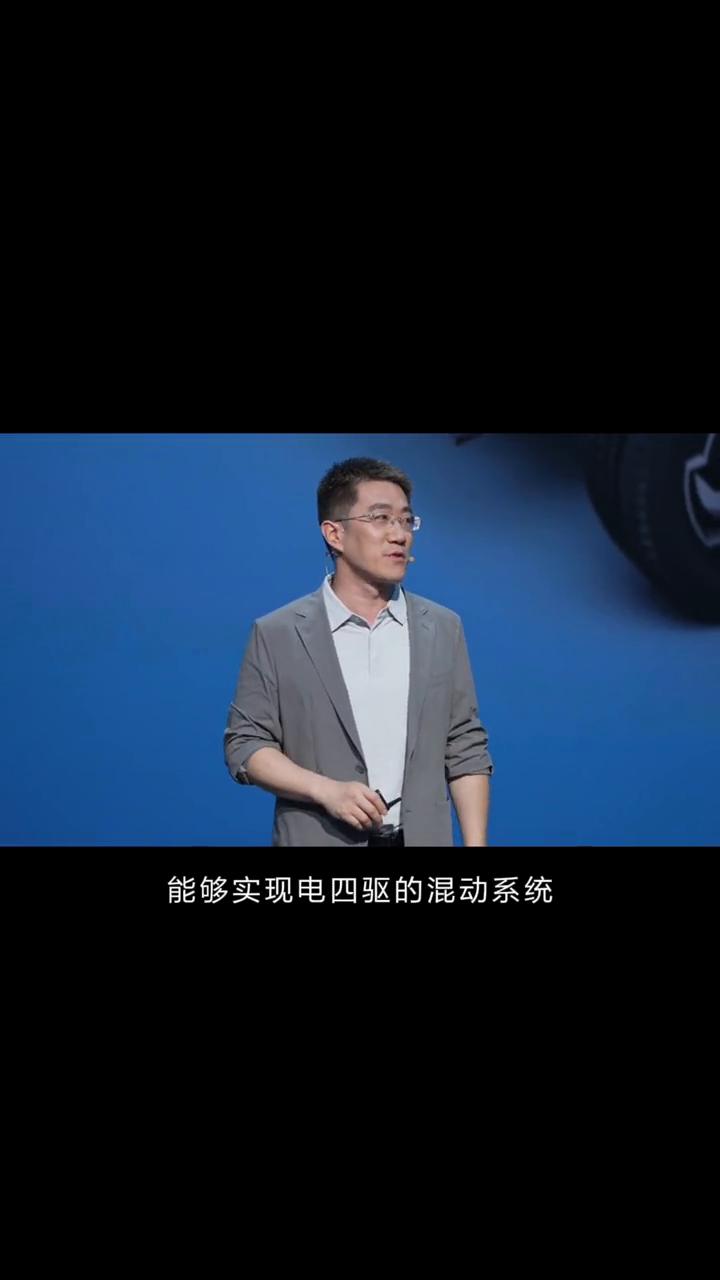 十万级全能方盒子。
能野、能省、还能装。BJ30传承经典，方盒子设计尽显硬派美学
