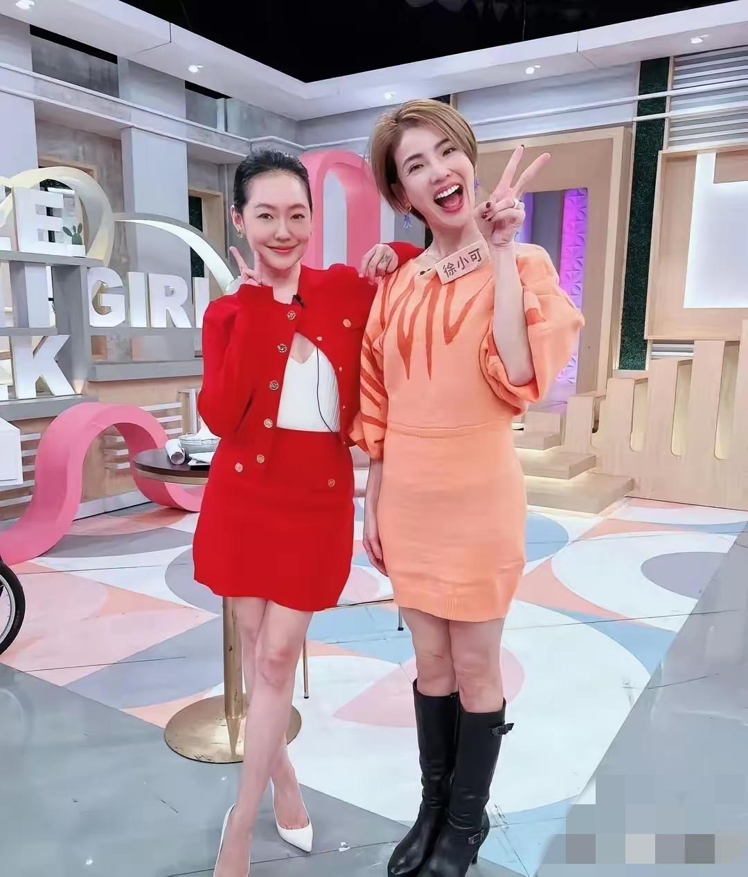 小S终于复工了。

因为大S突然离世，小S伤心到无法工作，所以请了吴姗儒代班。