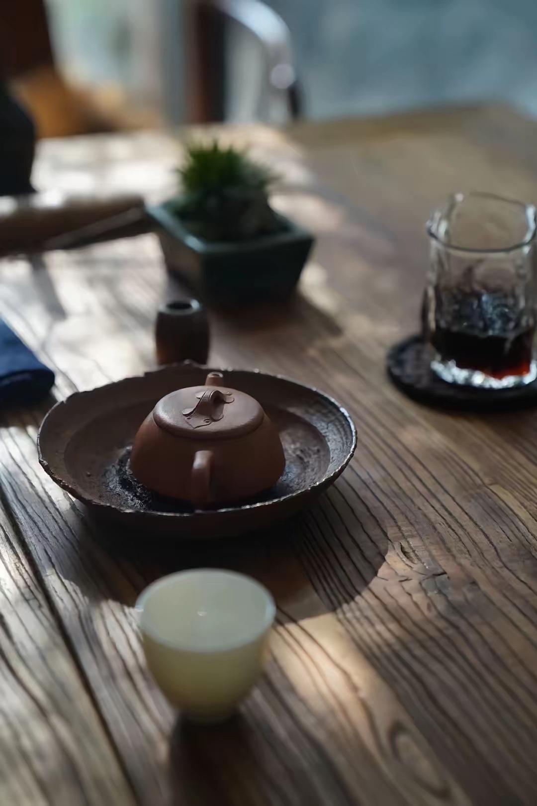 北京三里屯深夜话题引爆网络：性学专家直言“欲望越强活得越透”，评论区炸出千万人真