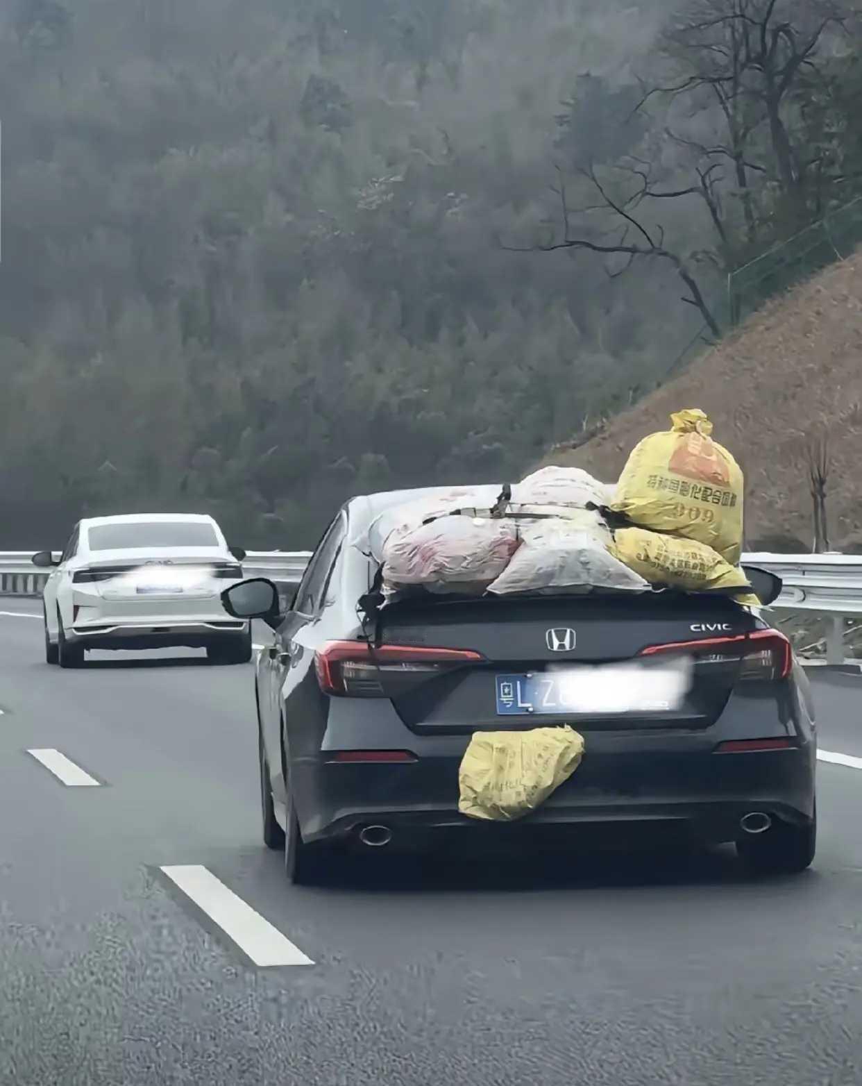 正月初六，这两台车出圈了！！