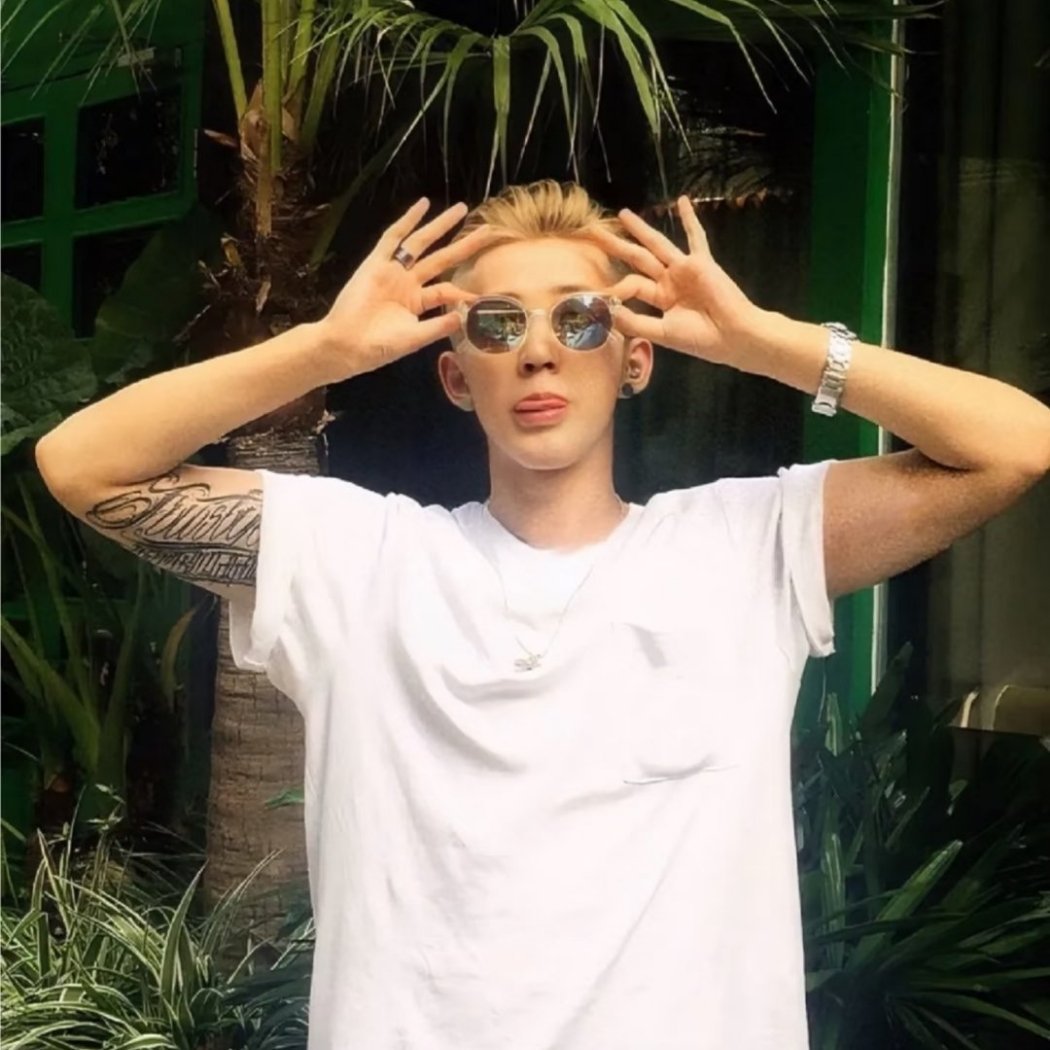 邓为腰上的纹身 为子给钻石提前纹的，有问题吗？ 