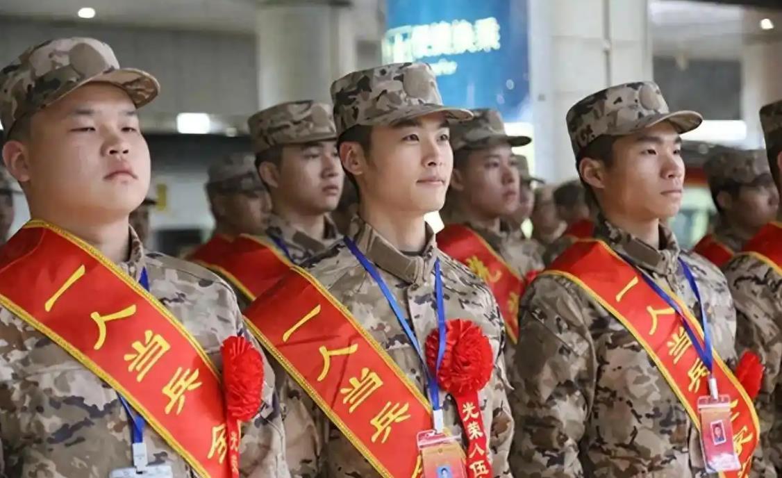不同当兵年限有何区别？2年练意志，5年学技能，8年攒资本，12年稳终身。这四个时
