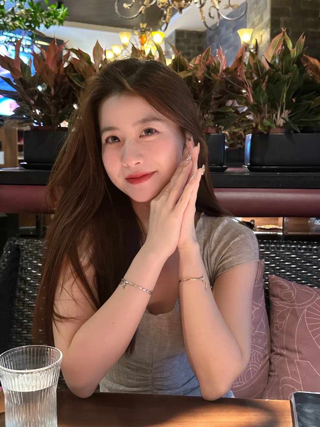 一起吃饭的漂亮姐姐🥰