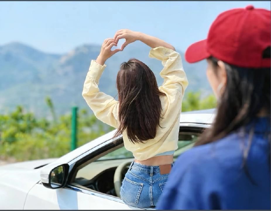 做一个叛逆的中年少女
富养自己，散养孩子，放养配偶，独处健身，拒绝无效社交。
最