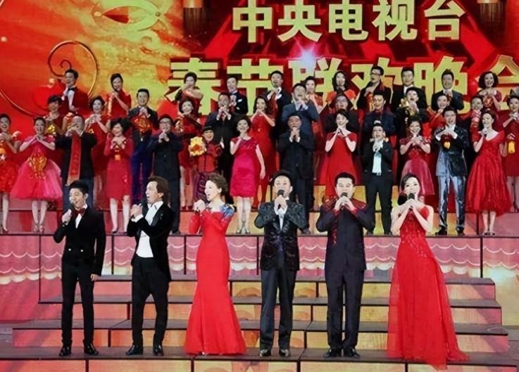 不如把83年以来的历年春晚中的精彩片段，系统地组织起一部“走过四十年的风彩”。