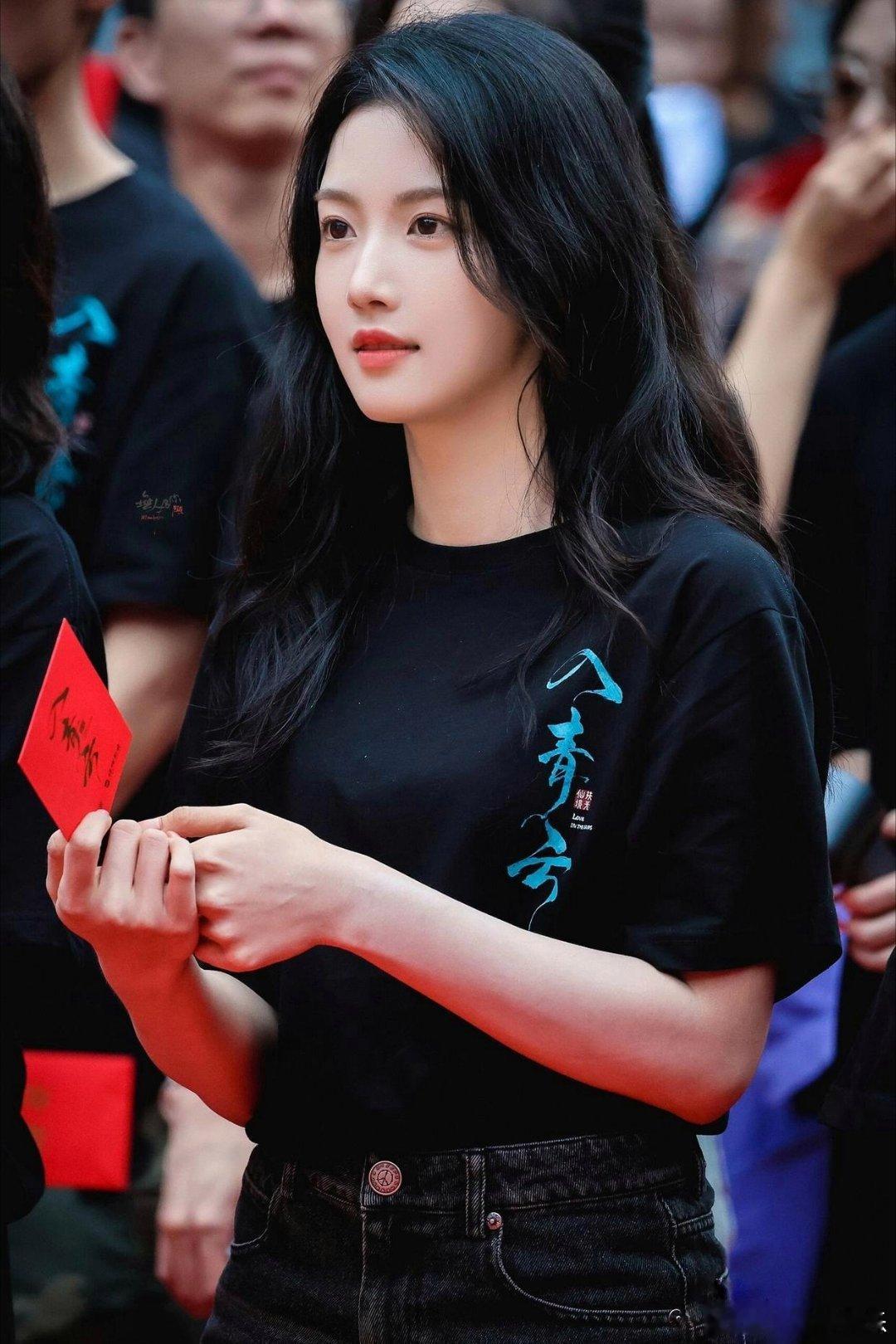 卢昱晓的新剧《入青云》开机大吉 ​​​