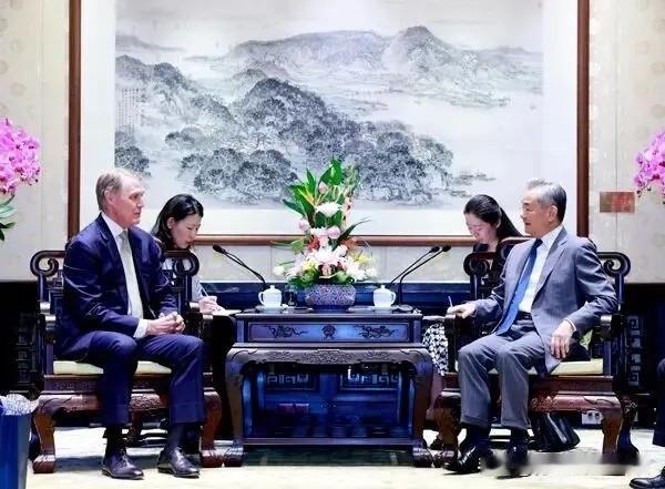 美国这套把戏，该到头了

这几天的事儿，得串起来看，不然真容易被带沟里去。

先