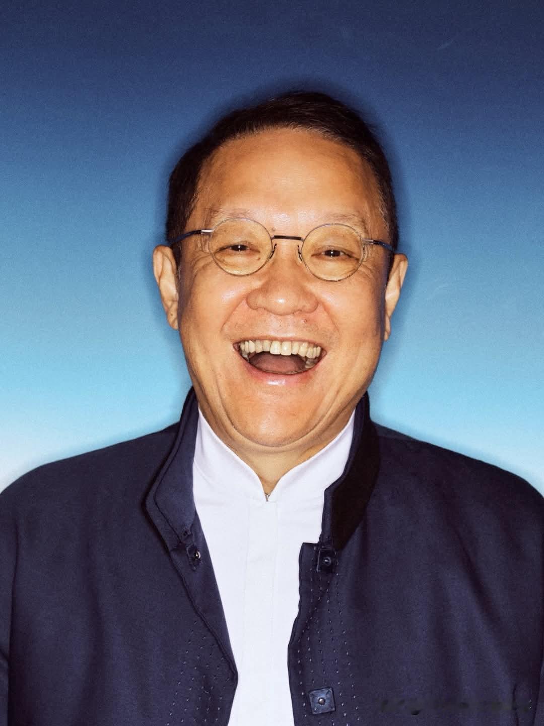 介文汲老师更新开心组照
今天下午，好久没更新状态的台湾省名嘴介文汲老师在自己社交