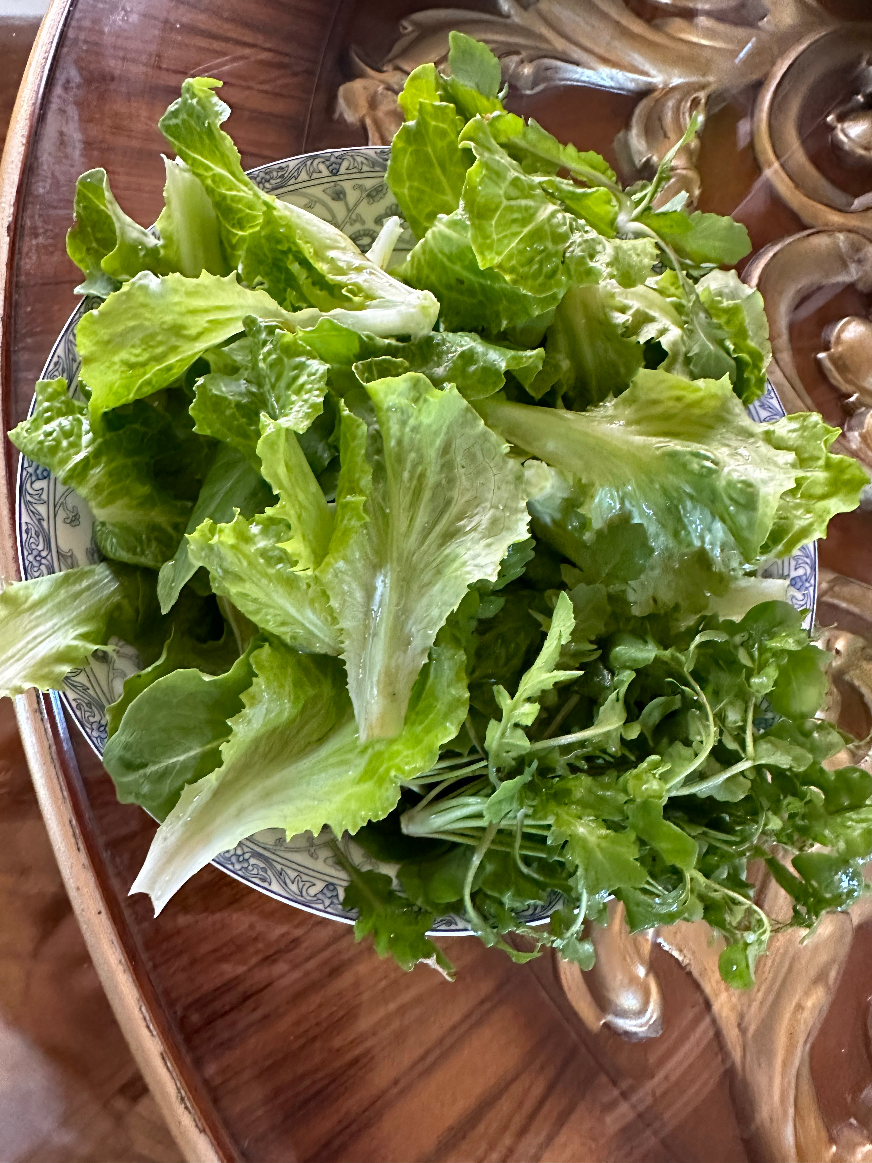 地里的菜，包括野菜。我今天开始5+2断食。 ​​​