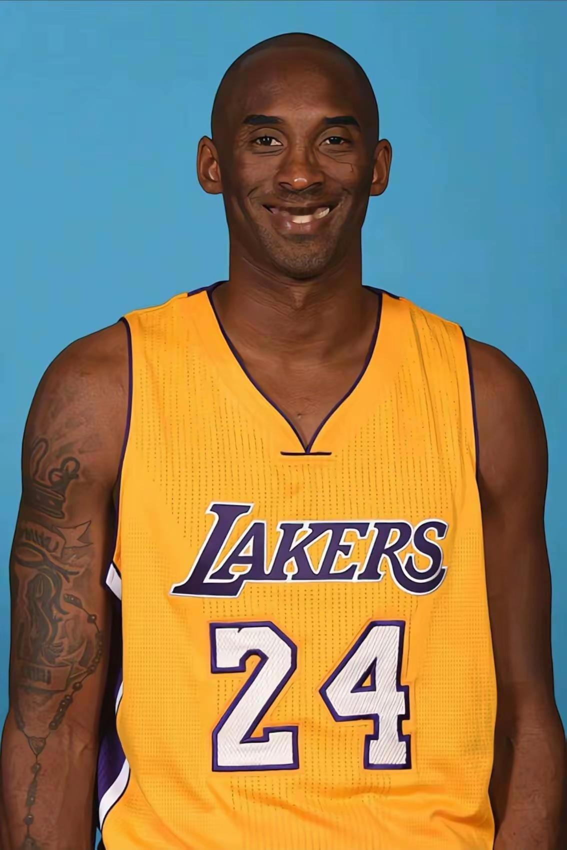 我努力赚钱，不是因为我多爱钱，而是这辈子，我不想因为钱和谁低三下四，也不想因为钱