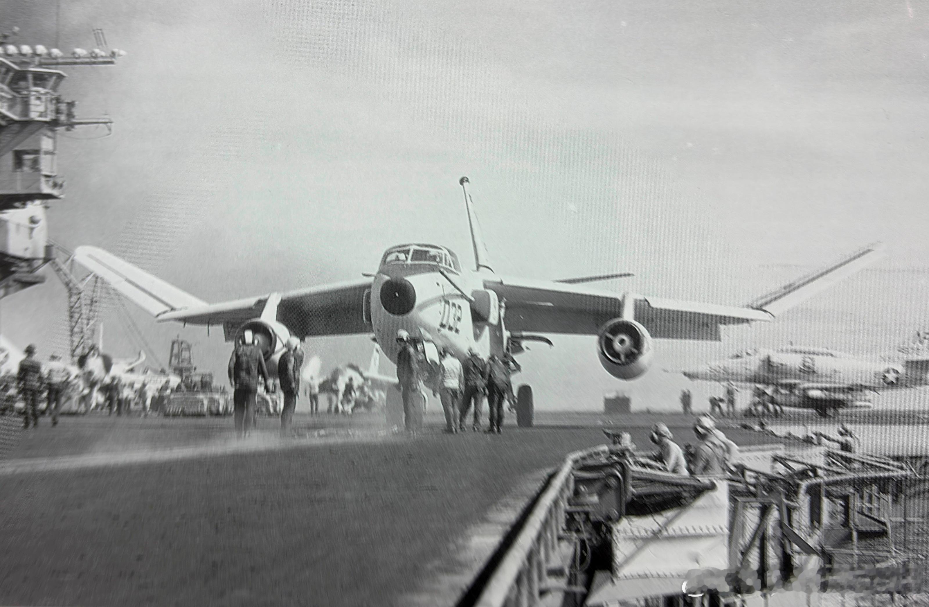 60年代VAW-31中队1架EKA-3B在CVA-31 USS Bon Homm