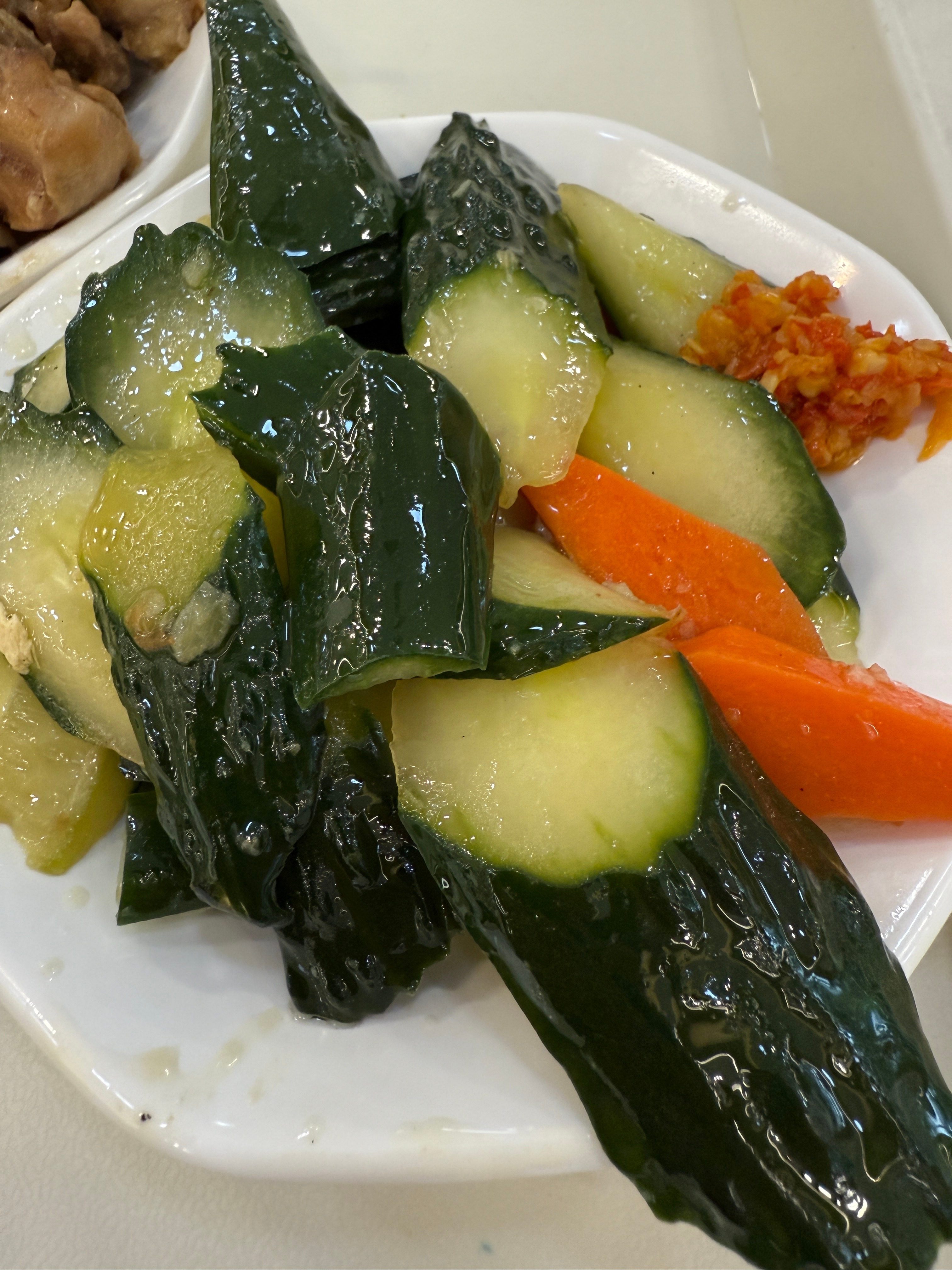 一道菜好不好吃，不一定要厨师👨🏻🍳的原因。跟切菜也是有关系的，像这个青瓜，