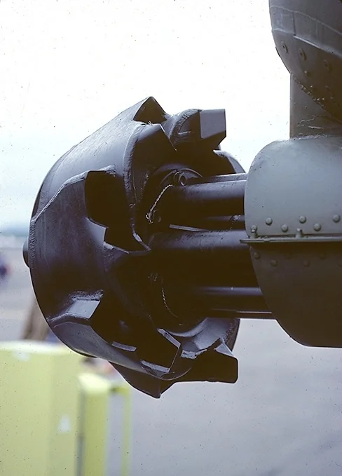 A-10攻击机早期的炮口消焰制退器 ​​​