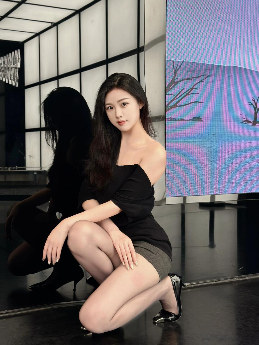 美丽女人，不发脾气只发财。 ​​​