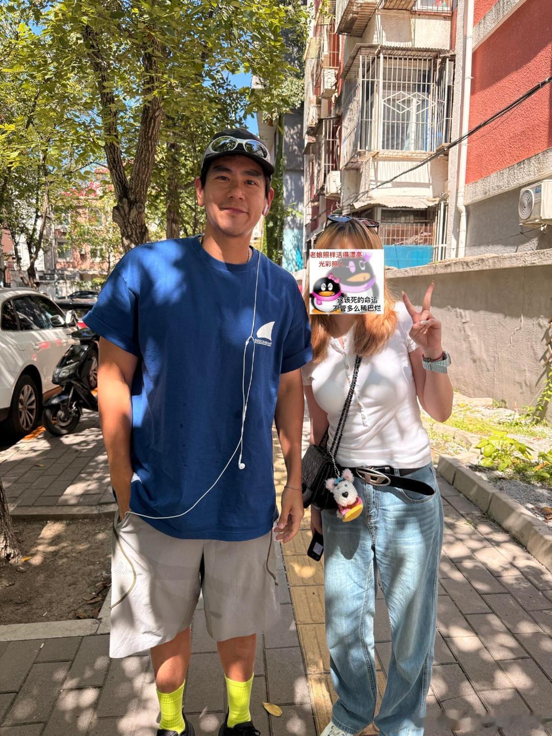 北京偶遇彭于晏网友在北京偶遇彭于晏，素颜也是超级帅的。网友和彭于晏合照 ​​​