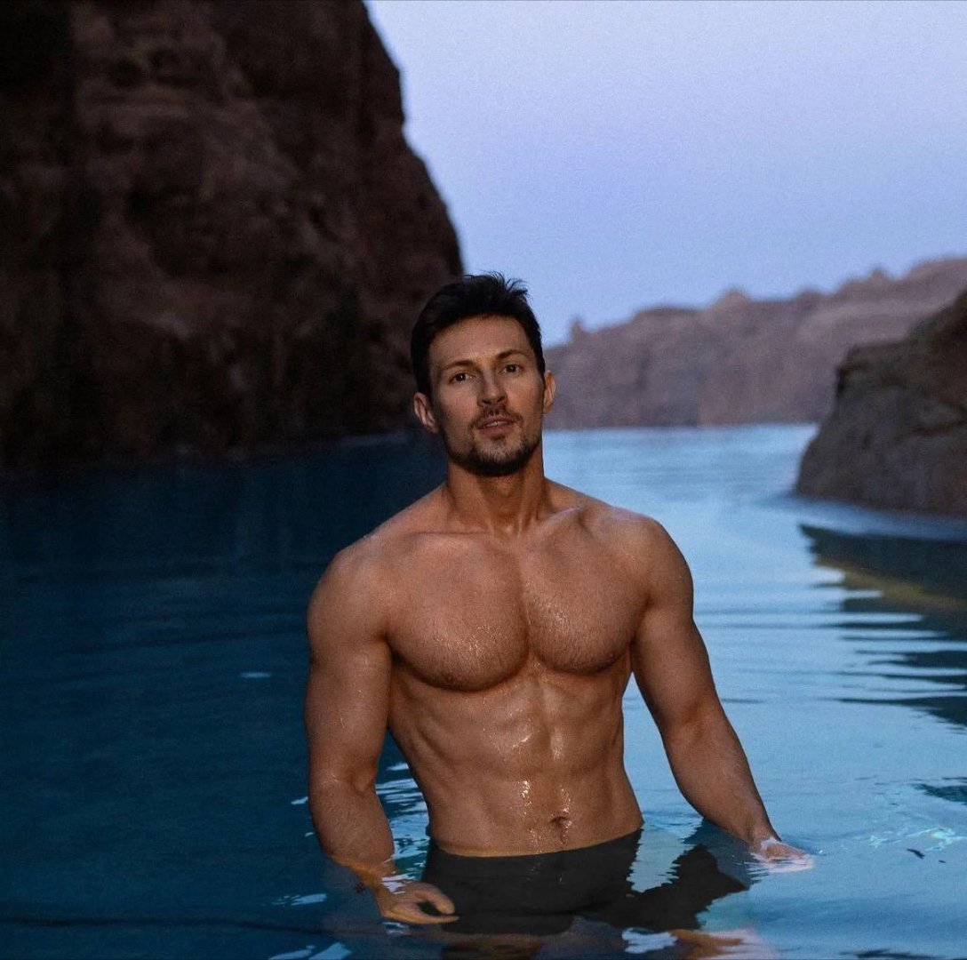 帕维尔·杜罗夫 (Pavel Durov)Telegram 创始人，数字时代的切