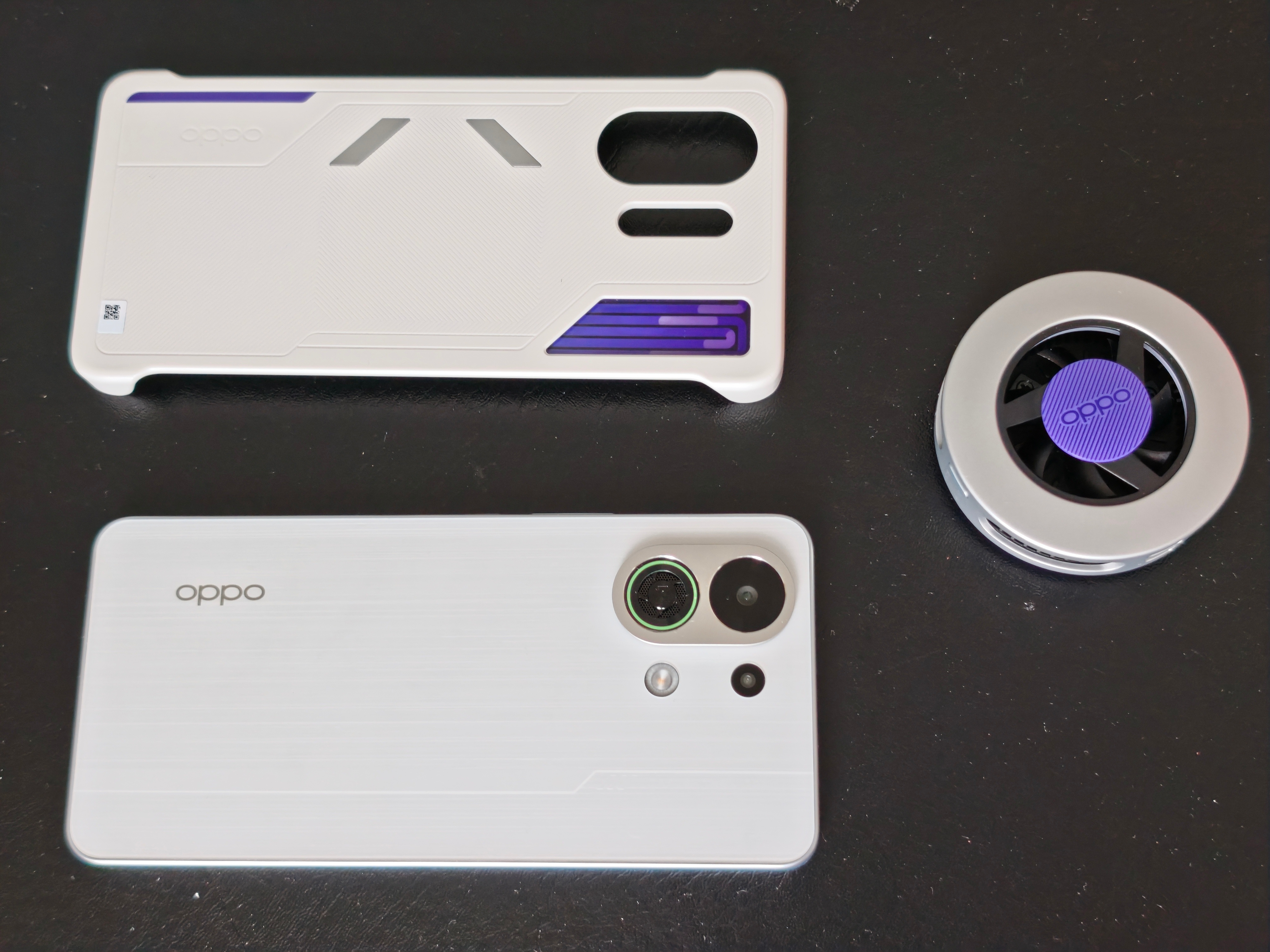 跟着OPPO K13 Turbo 系列 发布的还有这个疾风散热超级套装，一个散热