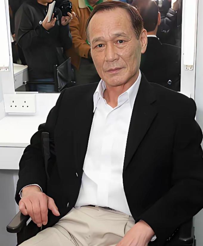 1988年，警察抄家，从陈惠敏的家中搜查出两支枪和几百发子弹，就在警察要将陈惠敏