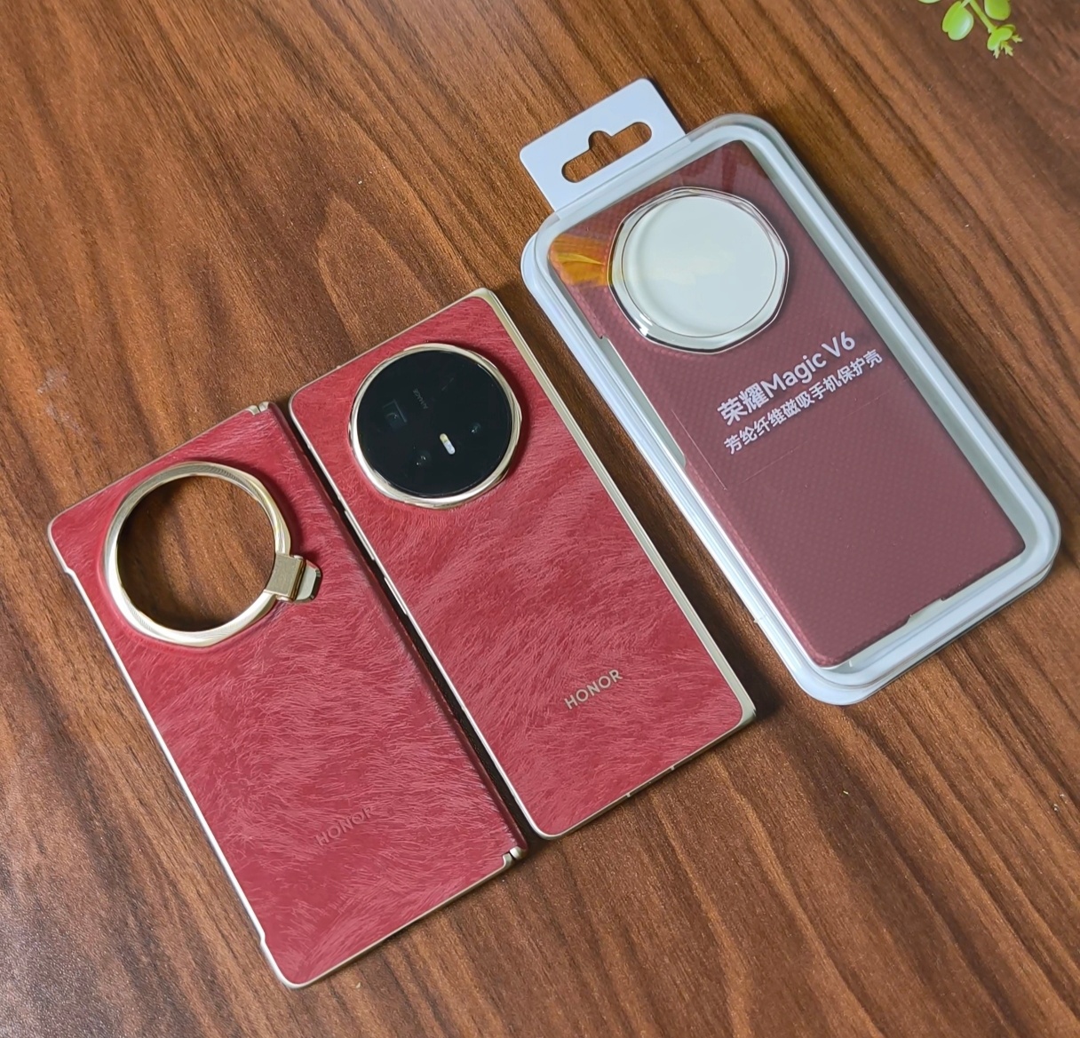 给荣耀MagicV6弄了一个超轻手机壳，是芳纶纤维材质的，这个手机壳是真滴轻，我
