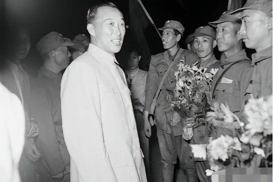 1952年，残军师长李国辉来到曼谷，见李弥夫妇挥霍无度，回到金三角后失望的说：“