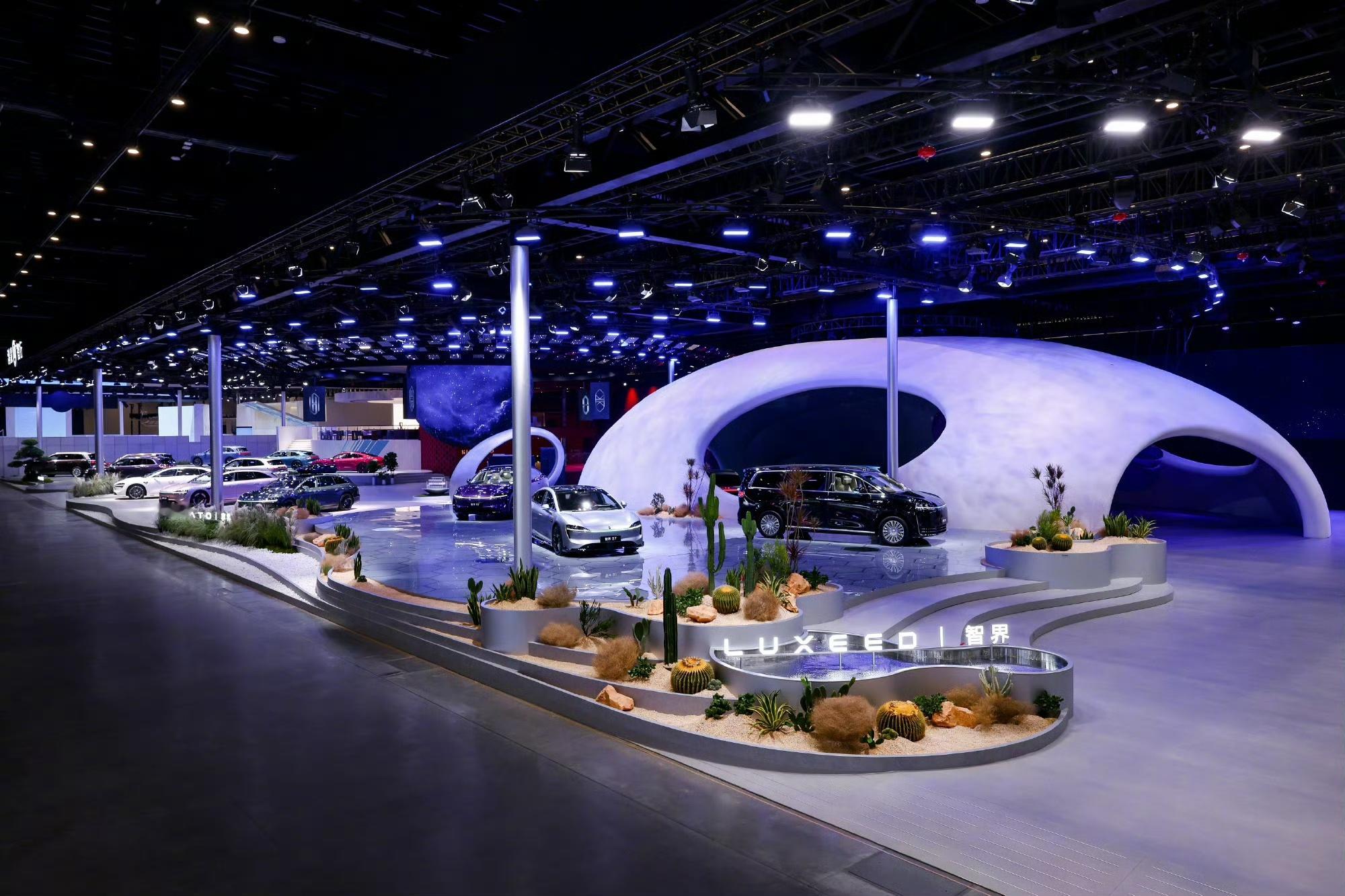 这次北京车展，鸿蒙智行五界都到齐了，一共带来了十三款车型包括前段时间刚刚发布的问